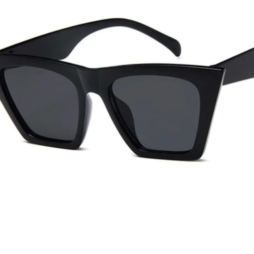 Sunglasses by Greeksglasses Black Rumours, check other listing for cheetah